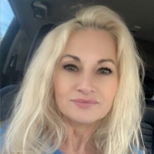 Meet your Posher, Stacy